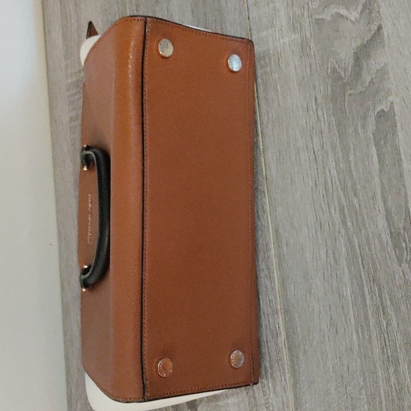 Michael kors bag - Picture 3 of 3